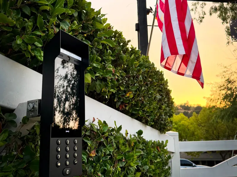 Outdoor intercom with keypad
